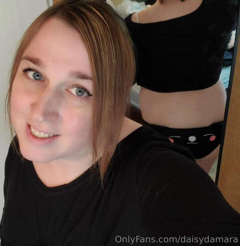 Hey there!  Cute undies Y/N?