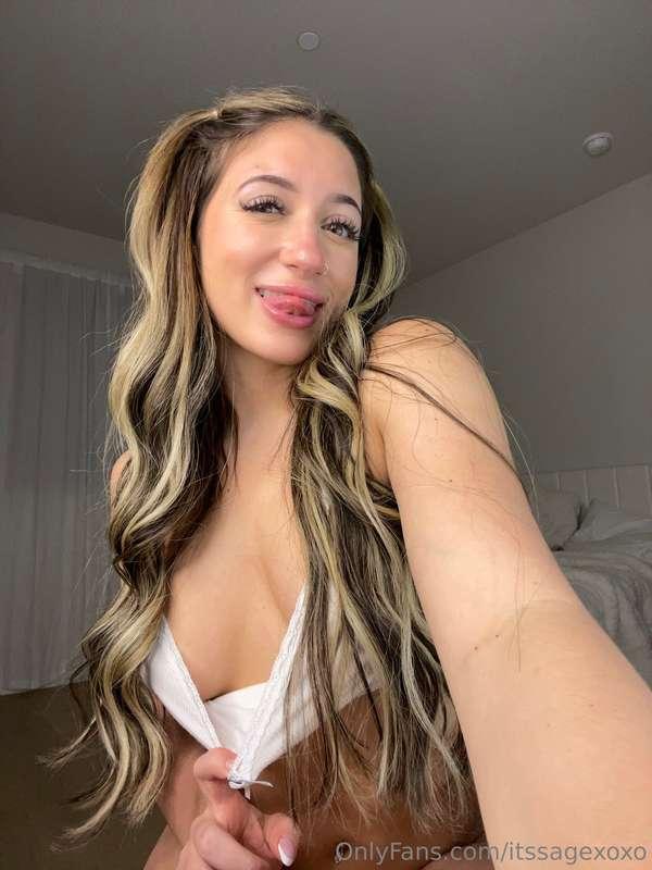 I’m feeling naughty baby. DM I have a surprise 🥵