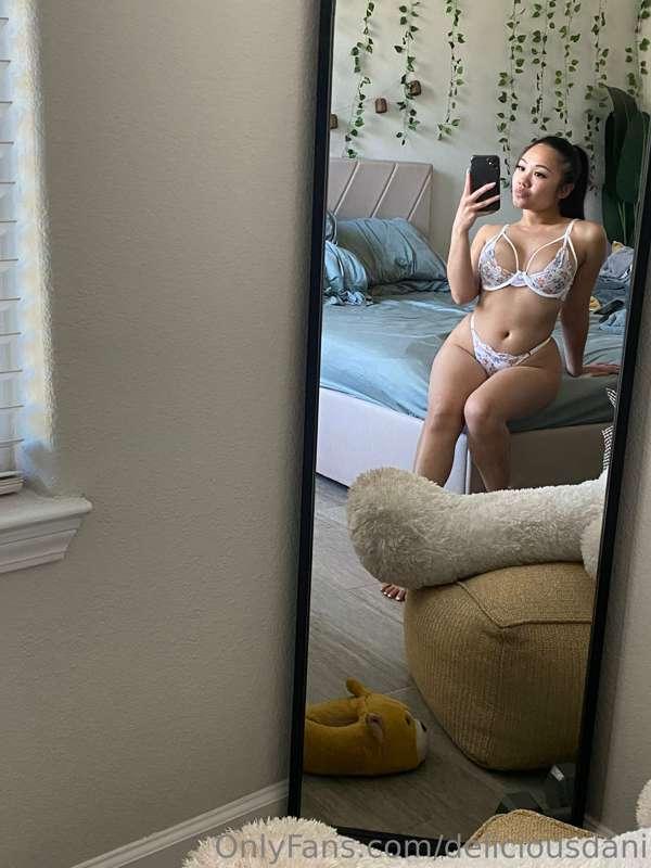 Good morning 🍑 Peaches and cream for breakfast