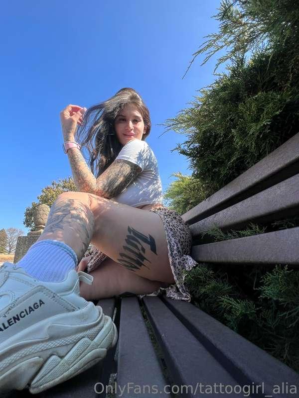 I wouldn't mind sitting on someone's dick this weekend 🙄👉👈 L..