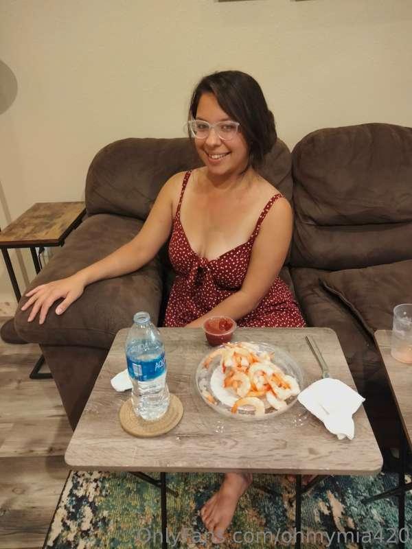 me eating shrimp lmao