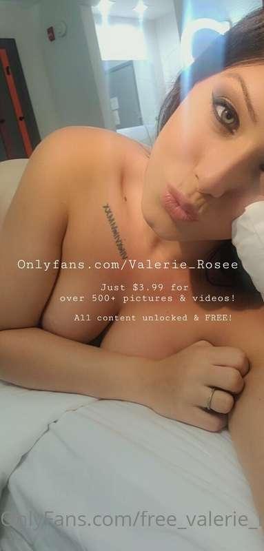 My 30% OFF link 👇 https://onlyfans.com/valerie_rosee