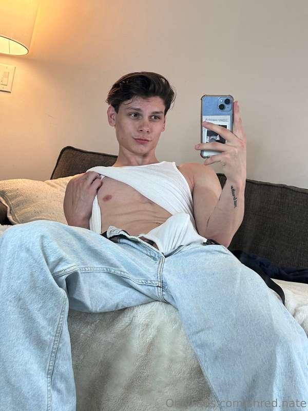 Releasing a new photo jerk off set 👀🍆 Check your DMs in 30 😈