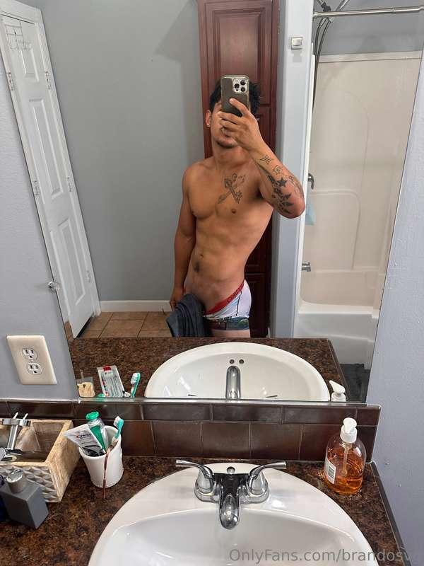 Anyone need me to hang their towel‼️ let me know 🙂‍↕️