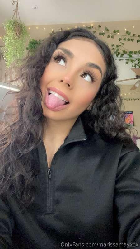 Guess what I'm thinking rn... if you guess it right you'll g..