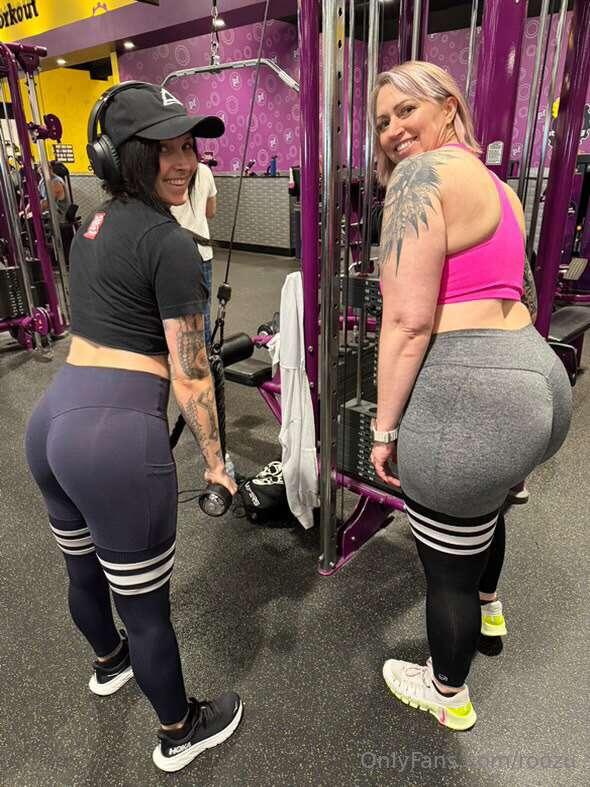 @pawgnextdoor24 is 🍑 goals 😍✨🥵👏🏼