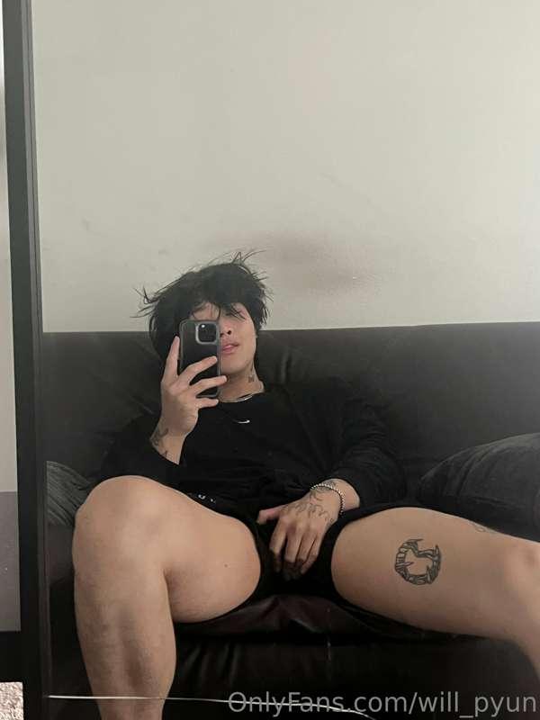 Wanna sit here?😈