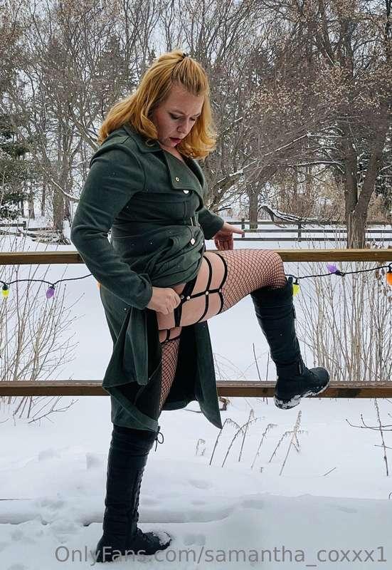 I love the way winter looks but not how it feels 🥶 who wants..