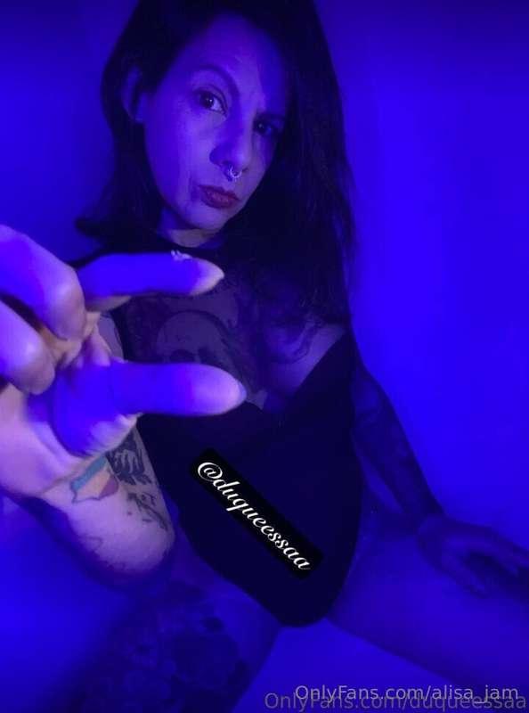 🕯️Stop staring for free like a starving dog.If you want my a..