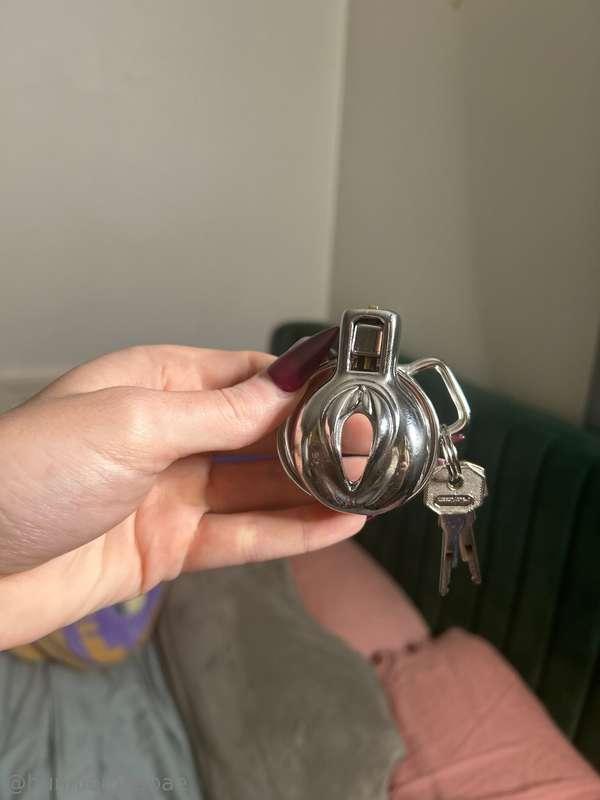 old cage giveaway! if you tip just $5 this month and send a ..