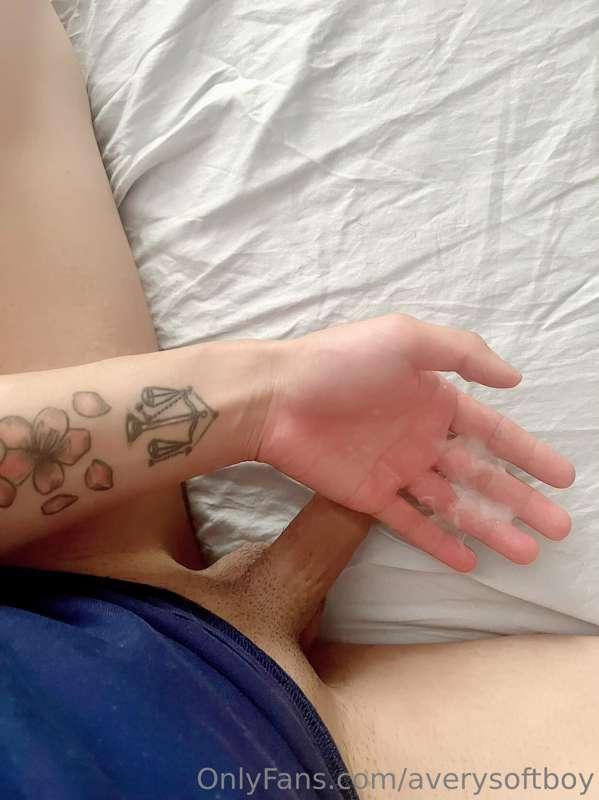 i just jerked off and look at how huge my cumshot was holyyy..