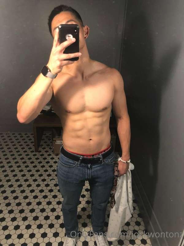 Changing room chronicles 🥵