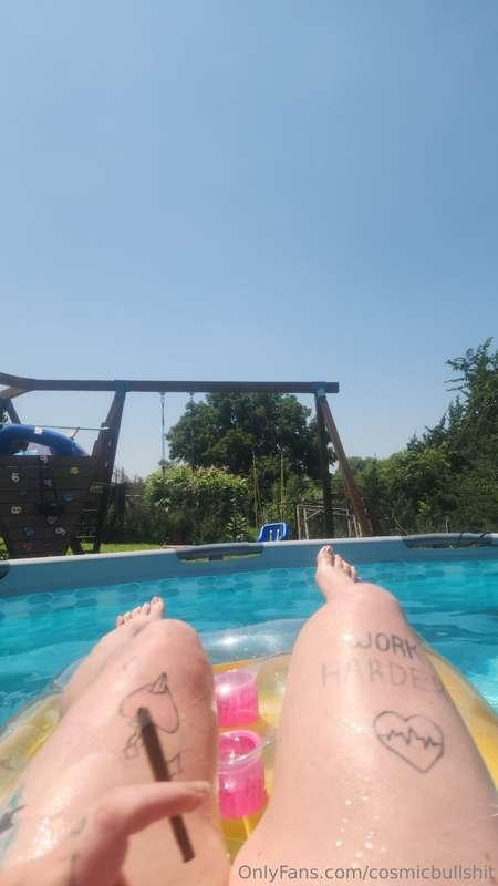 Got nice and burnt yesterday floating around the pool 🌊 