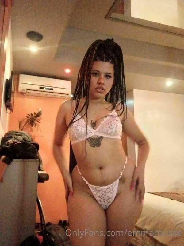 @bbymoree @bbymoree🍓

🔥This sweet kinky girl knows how to fu..