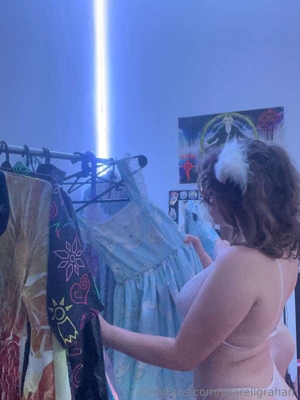will you help me choose my outfit?😊 or should i get naked?😈