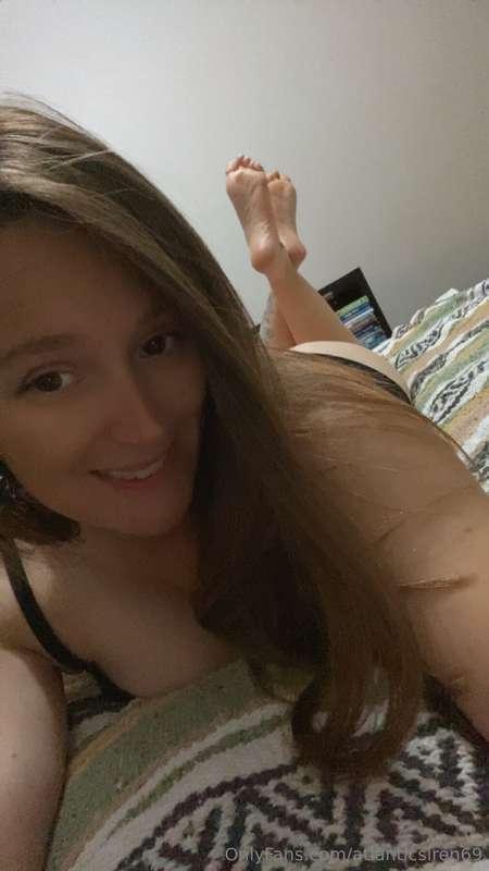 Off work, time to enjoy the weekend 😘