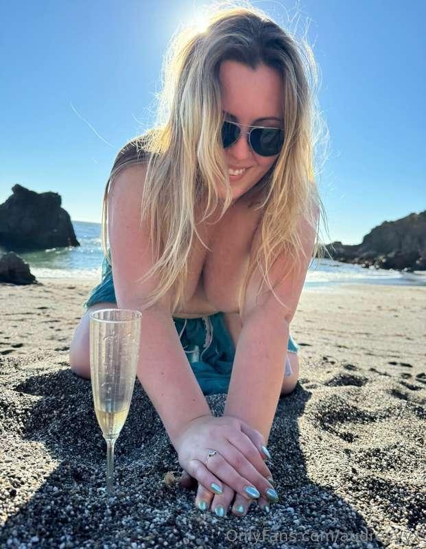 Just DM’d some beach day photos… I love p*blic n*dity