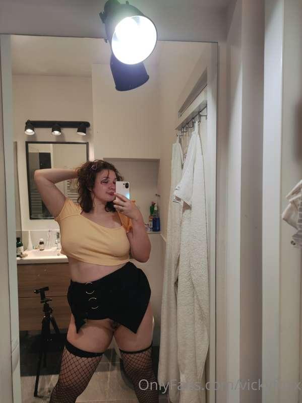 vickyfoxx image #2
