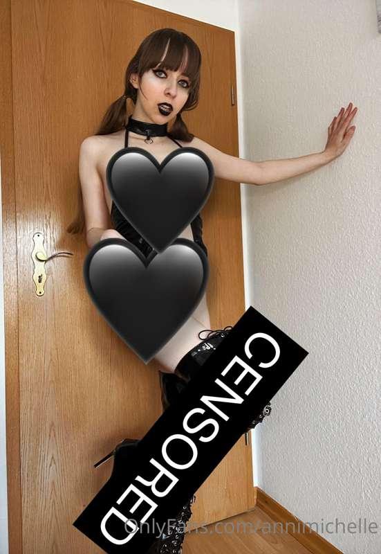 These heels were make to make you horny and fuck me hard 🖤🥵