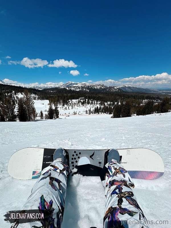 Riding the slopes and leaving a trail of heat behind 🔥