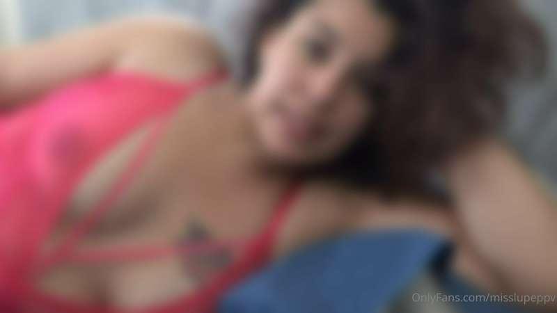 PRETTY PINK IN BED (Series 1 Episode 6)