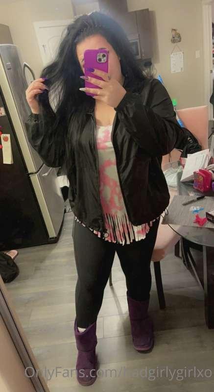 Sometimes I wear regular clothes 🤭 ( & hate every moment of ..