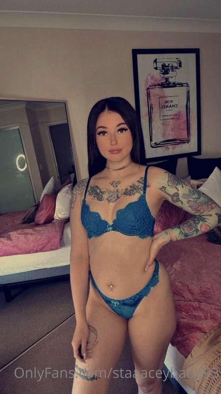 Play time before i get ready for work? 😏