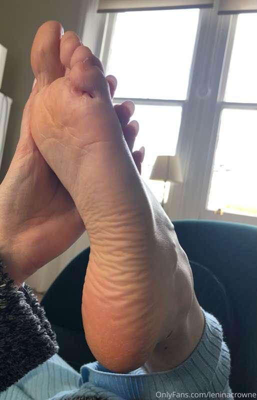 It is...my foot 🦶🏽