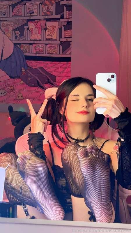 loonassoftfeet image #1