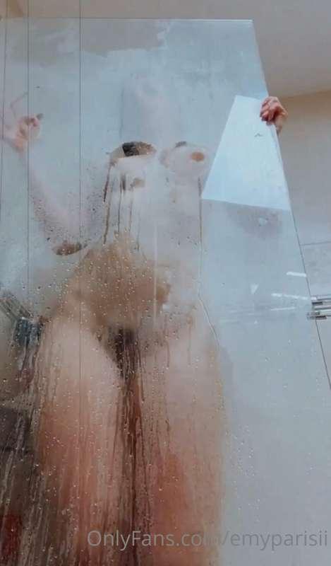 Dans les mp se cachent parfois des médias un peu 💦 hâte du p..