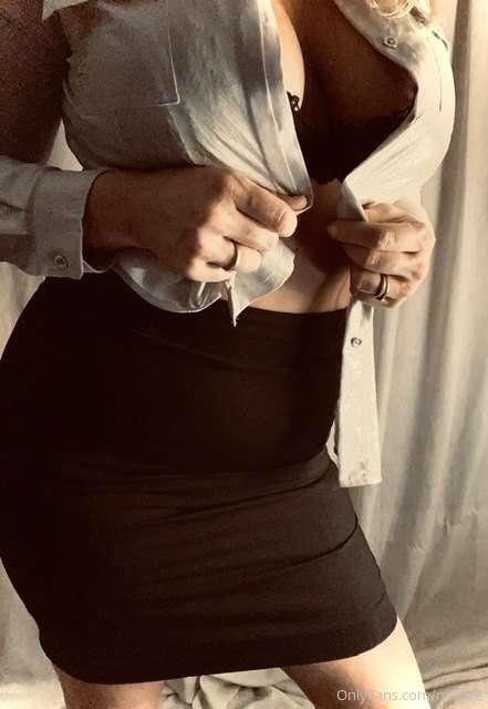 Time to get to the office, have a great day 😘