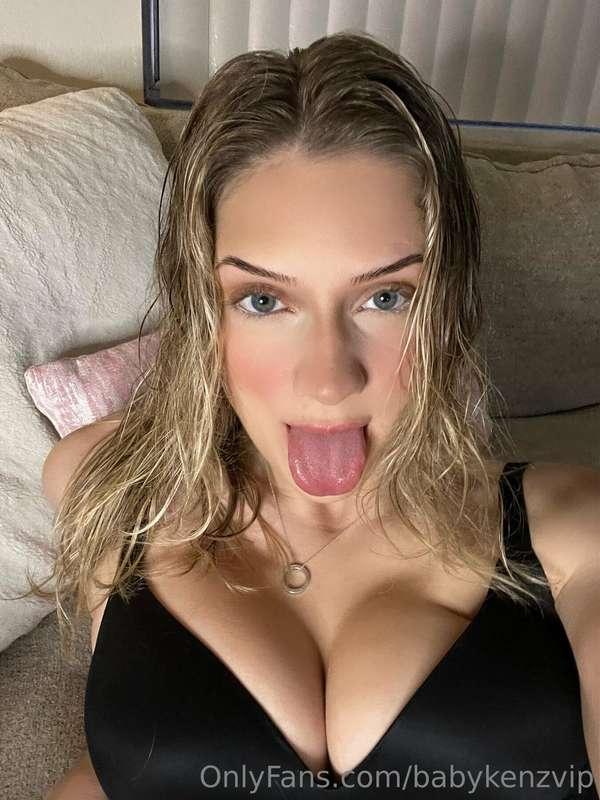 👅