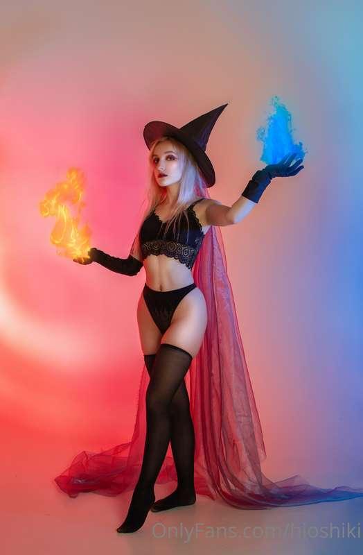 My old witch cosplay 😊❤️
what is your favorite monster?