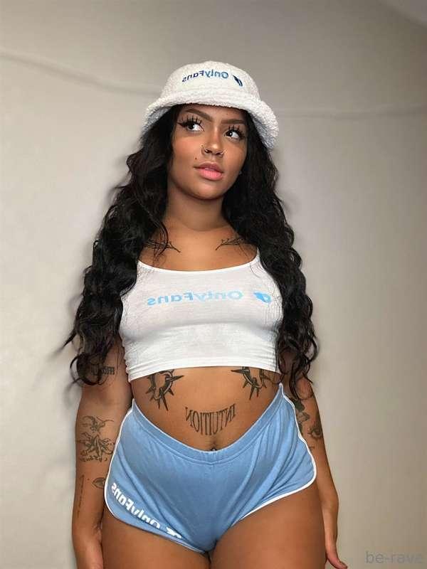 Being cute in this baby blue short 💙