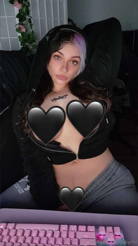 Check your dms for a surprise 😈