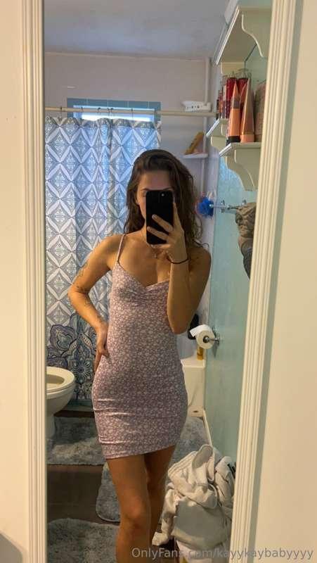 Who wants to see what’s under the dress?☺️❤️😍