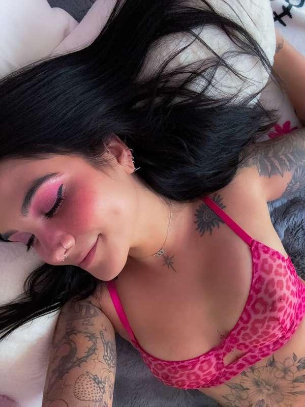 Come lay with me ♡ 