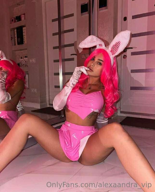 Your naughty little girl wants to play adult games🤭🤫
Looking..
