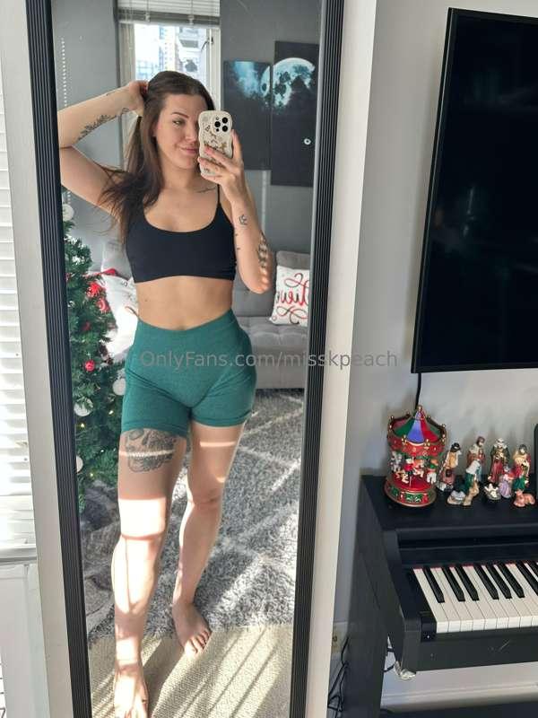 Every wonder what a gym girl looks like with her clothes off..