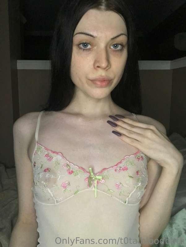 titty pics coming in 12 hours 😘