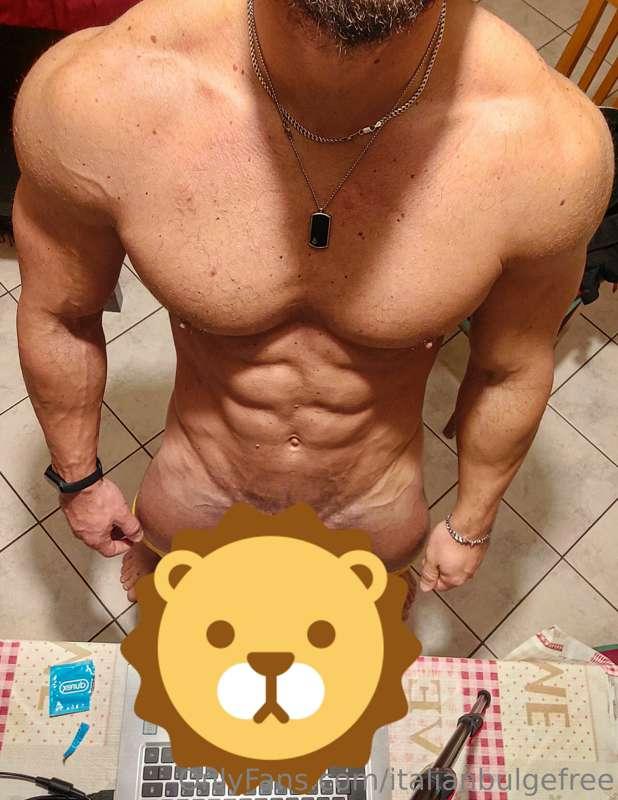 Io sono pronto 🤤💦💦 e tu?

Per vedere foto senza censura sai ..