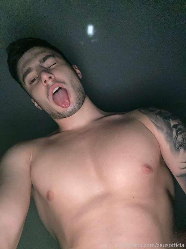 👅
