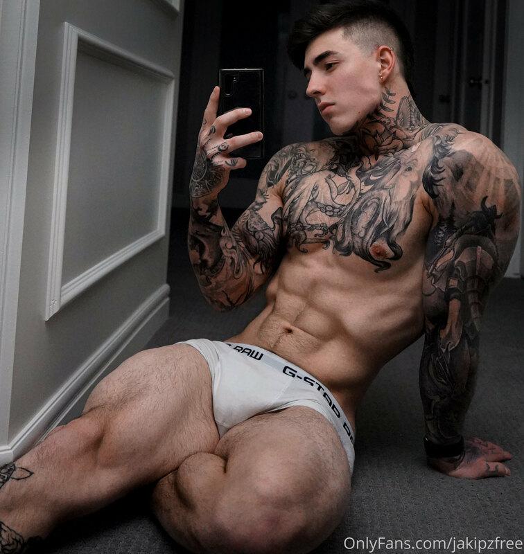Codzy night, cum watch me play with my cock over at @Jakipz ..
