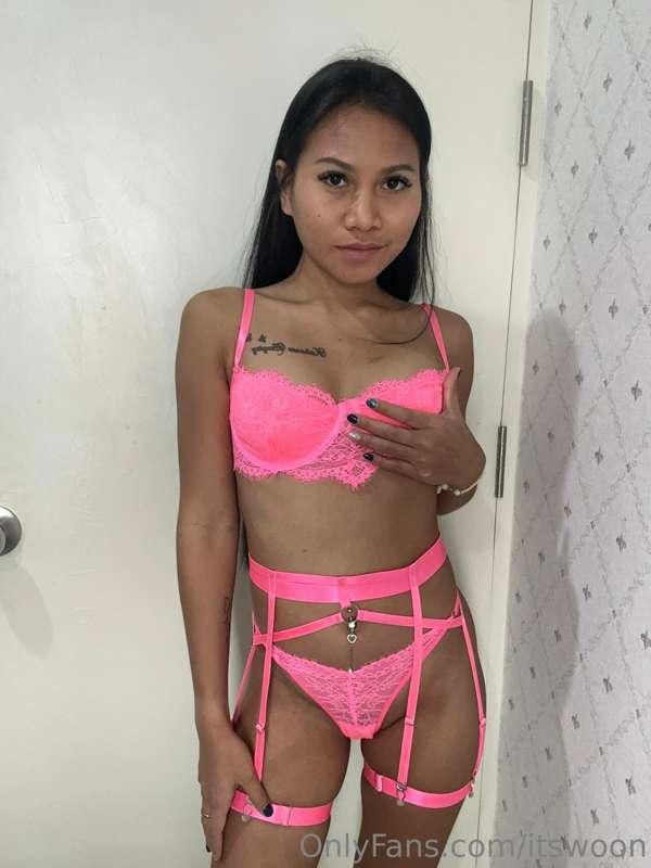 Can I be your new favorite girl? 🥺👅