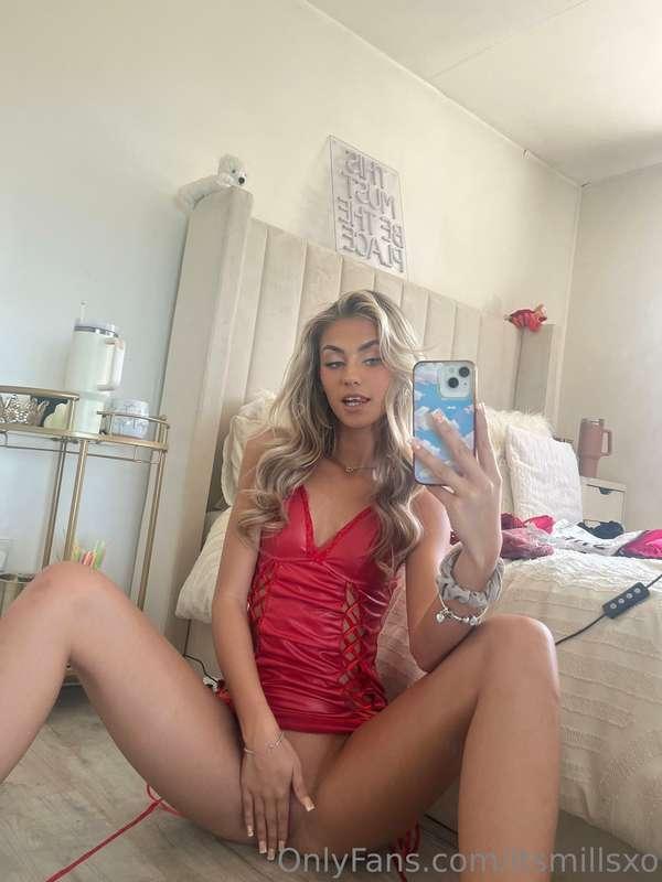 Dress with no panties 😉😈