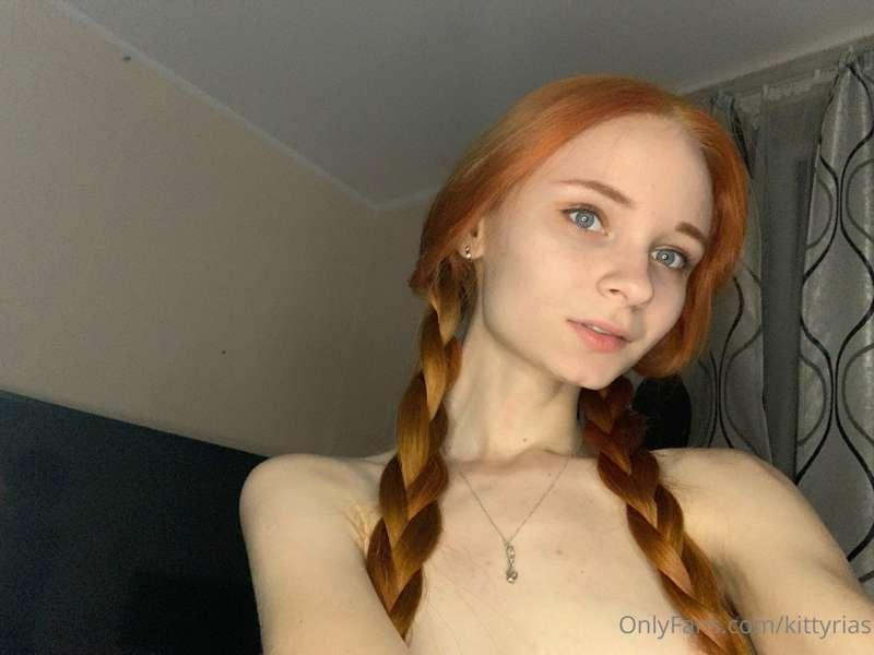 hold my braids. And better tits🍒😘