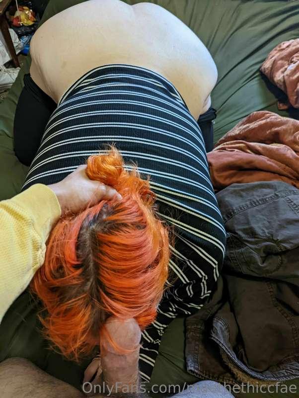 i love when daddy makes me suck his cock 🤤