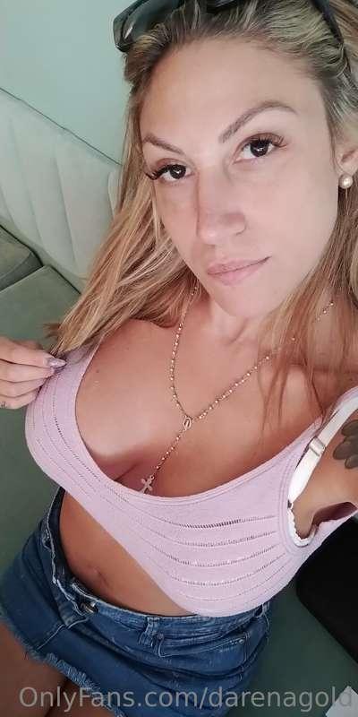 You like blonde girl!?