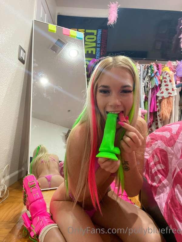 when your toys match your outfit > this was my first time us..