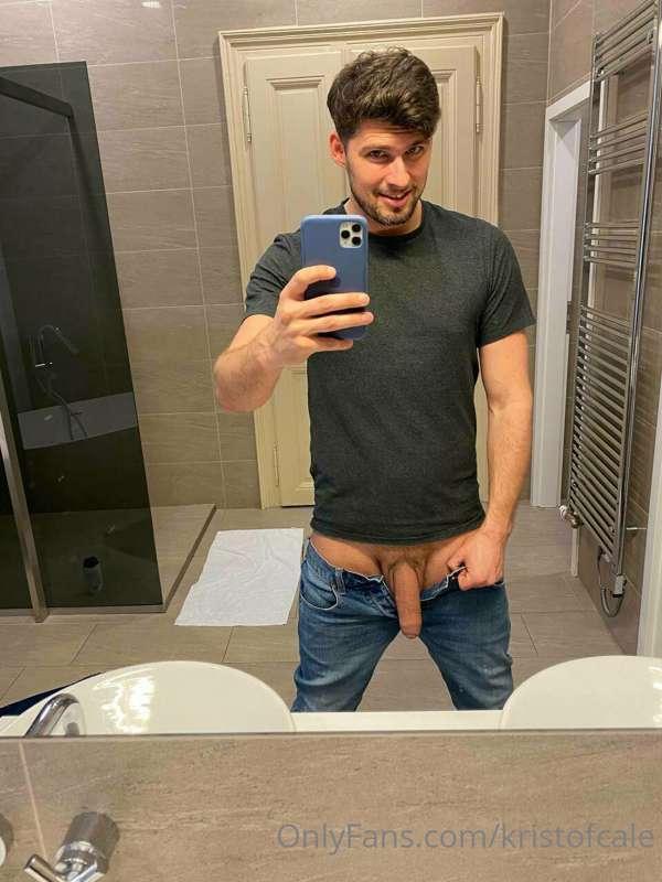 If you're wondering... I love to go commando ;)